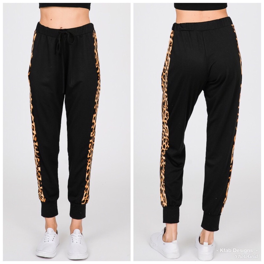 🥰LAST 1! High Waisted Animal Print Joggers! - Picture 8 of 8